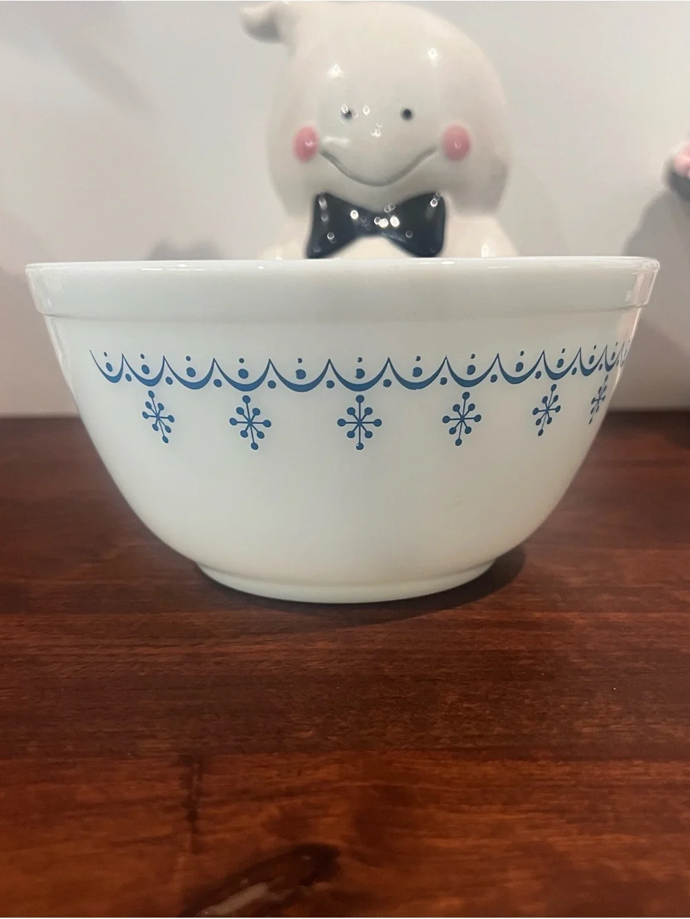 Pyrex Snowflake Garland 402 Bowl